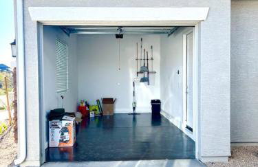 Luxury 1 BR Casita with Private Yard, Garage and WD - Foto 11