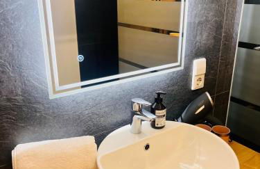 Boutique Apartment - Photo 24