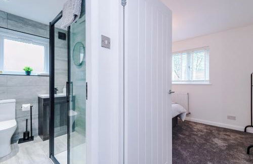 Stylish 2BR House for 4 in Manchester with Parking - Foto 3