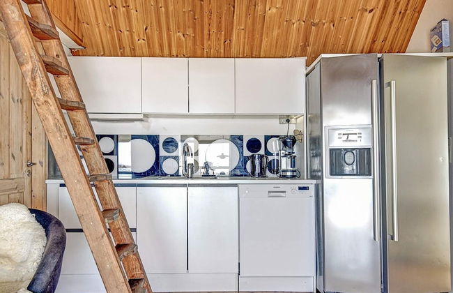 Sunlit Holiday Home in Bornholm near Sea - Photo 12