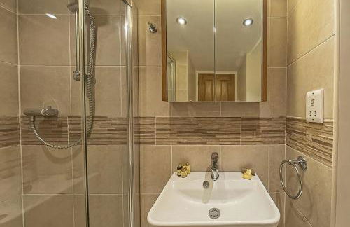 Stunning Barn Conversion with HOT TUB and ALPACAS - Ty Cerrig Barn - Photo 50