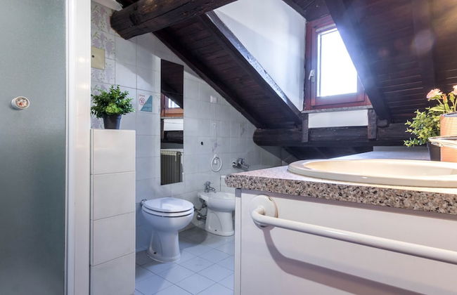 JOIVY Big Wooden Apartment for 6 near Milano Center - Photo 22