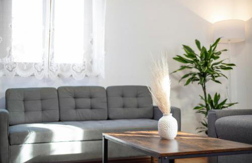 FEWO-LAVEES moderne zentrale FeWo nahe OMV Wacker Kliniken Burg -Eigener Eingang-Schlüsselloser Check in - Foto 23