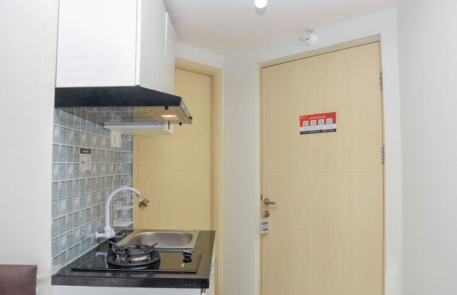 Cozy and Comfy Studio at Amethyst Apartment - Photo 6