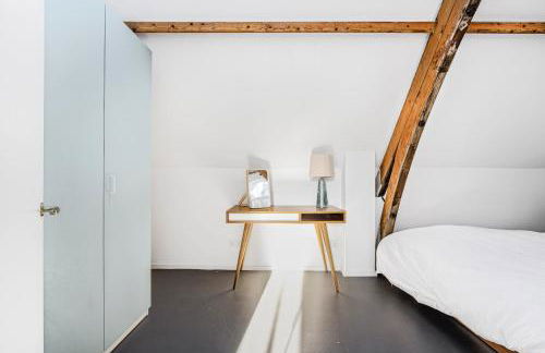 Schoolbell Mews full 3 bedroom 2 bathroom architect designed mews house Fabulous Bow, Victoria Park Location - Foto 10