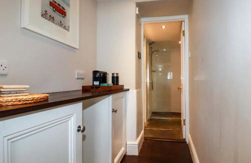 Carew House Cottage - Photo 10