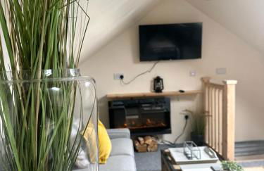 Shepherds Hut - Photo 1