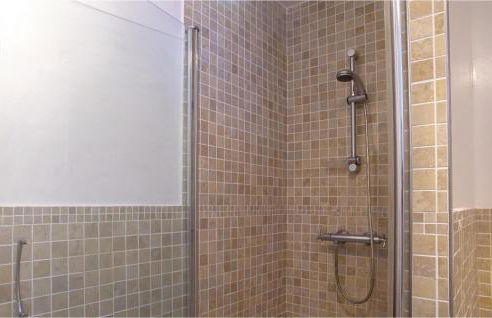 Beautiful Home In Thézan-Lès-Béziers - Foto 18