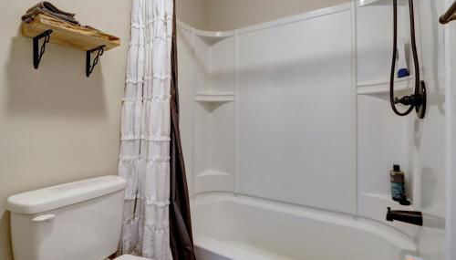 The Mountain Top Escape w/Scenic Views & Trails - Foto 4