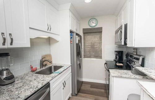 Oceanside Ground Floor Condo, Heated Pool, Affordable Monthly Rates - Foto 9