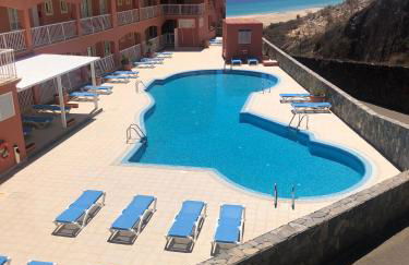 Beach front apartment with stunning ocean views! - Foto 1