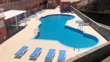 Beach front apartment with stunning ocean views! - Photo 1, sunbed