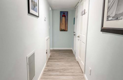 Spacious house- Deep Water Dock Pool Golf Cart Rental available - Foto 48