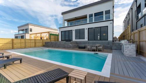 Waterfront Home with Pool Spacious Bay , Sleeps 16 - Foto 2