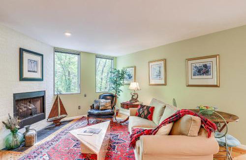 7 Mi to Dtwn Asheville Carriage House with Deck - Photo 3