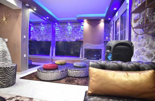 Eleni De Lux - Photo 21