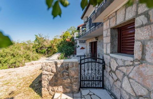Stunning Home In Prizna With Wifi - Photo 15