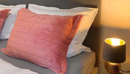 Für Gruppen und Familien - große Ferienwohnung Nähe Stadtpark, 4 Schlafzimmer, 2 Bäder, Terrasse, Parkplatz - Foto 5