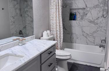 Cozy 4 Bed -4 Bath - Foto 17