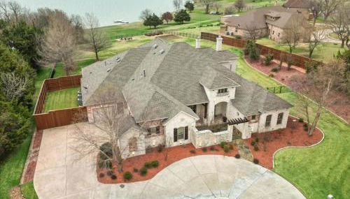 Lakefront Mansion with Pool and Cinema - Photo 2