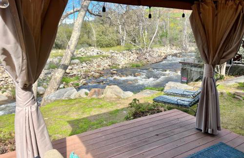 Riverfront with EV charger - Sequoia River Cottage - Foto 18