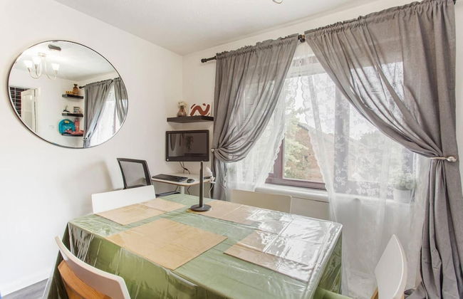 Immaculate 2-bed Apartment in Dagenham - Photo 26