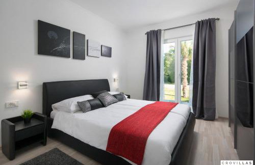 Deep Blue - Photo 15