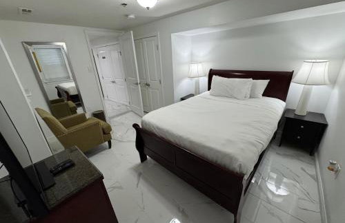 Lovely Remodeled 2bdrm Basement Home - Foto 32