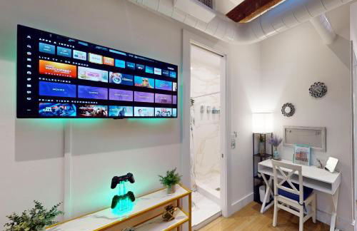 Chic Penthouse with bus stop at doorstep - 15 Minutes to NYC - Foto 25