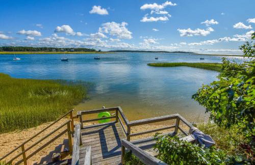 Waterfront Views of Creek- Beach Access - Foto 1