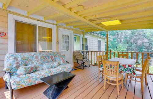 5 Mi to Swinging Bridge Reservoir Cabin with Porch! - Foto 2