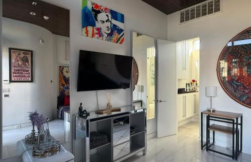 Private Art-Inspired Loft in Midtown with Skyline Views - Foto 3