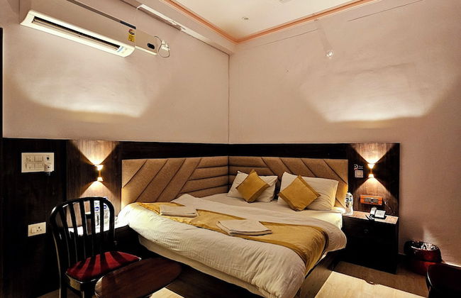 Shri Krishna Divine Dham - Photo 17