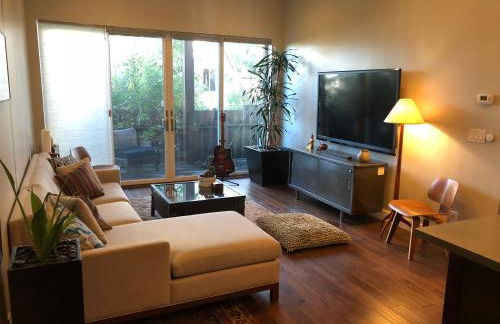 Beautiful Cottage, hot tub, in great neighborhood - Foto 1