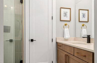 Side-by-Side Homes with Hot Tubs - Sleeps Over 20 Guests - Photo 34