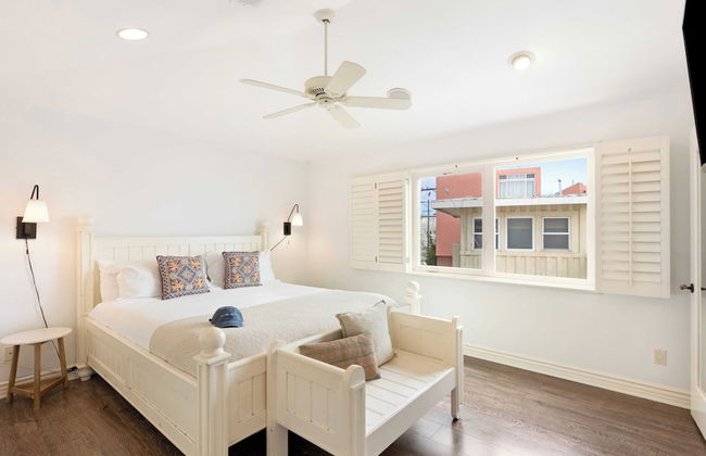 Shoreline by Avantstay Spectacular Beachfront Home w/ Fire Pit, Spa & Pool Table - Foto 35