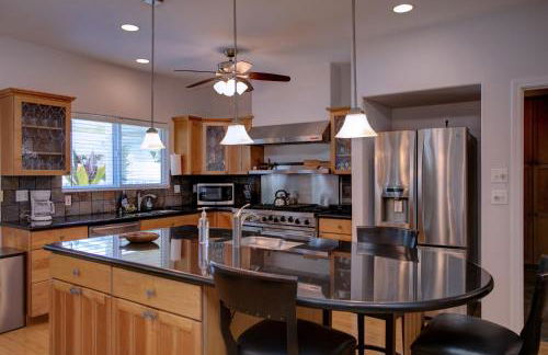 Grand Melemele 3 Bedroom Home by RedAwning - Foto 10