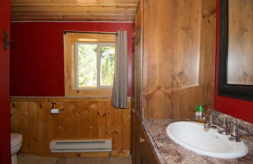 Grey Wolf Retreat by KABINO Sleeps 20 Commercial Kitchen Fire Pit WiFi Bunk Beds - Foto 25