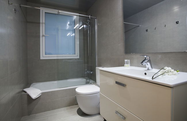 BBarcelona Gaudi Flats - Photo 9