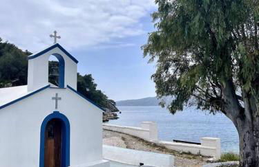 Poros Seaside Suite - Photo 25