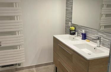 Renovated house l Garden l Private parking - Photo 11