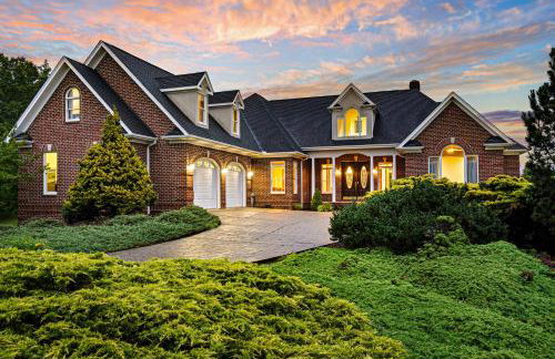 Luxury Getaway Home with Panoramic Views, Pool & Hot Tub! - Foto 55