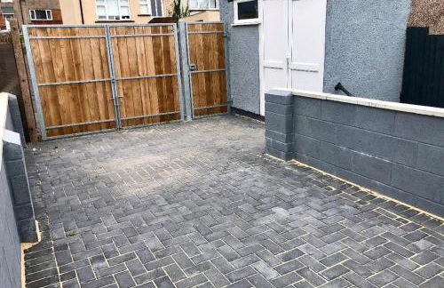 Welsh Getaway Home No 1 - 10 mins to Bike Park Wales - Photo 17