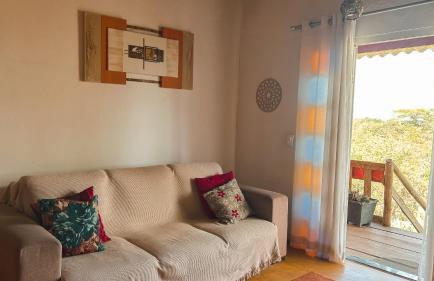 Casa confortável, pertinho da cidade e conectada a natureza - Foto 17