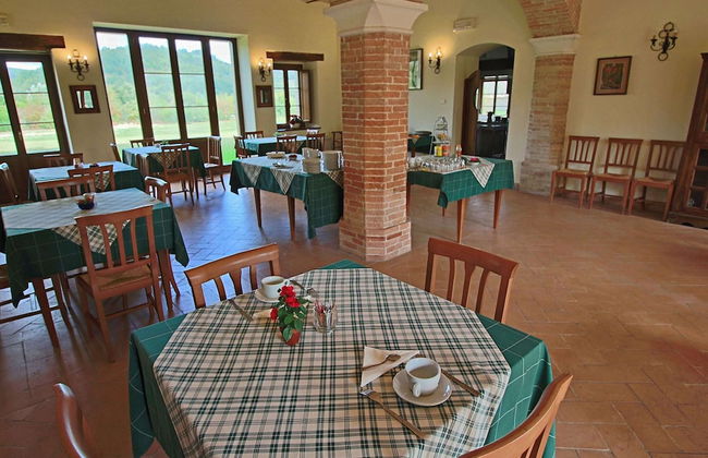 Cottage in Urbania With Pool & Terrace - Foto 23