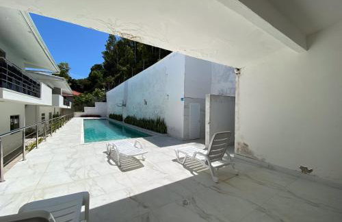 Apto Térreo com 2 quartos (ambos com ar split), sendo 1 suíte, internet privativa 300MBPS, no Residencial Vila Regina, condominio com piscina e área gourmet bem próximo a praia de Taperapuã - Foto 5