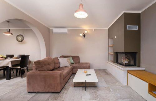 Mediterrane Steinvilla mit Privatpool, Whirlpool, Darts, Billard, Tischtennis, Gym - Foto 21