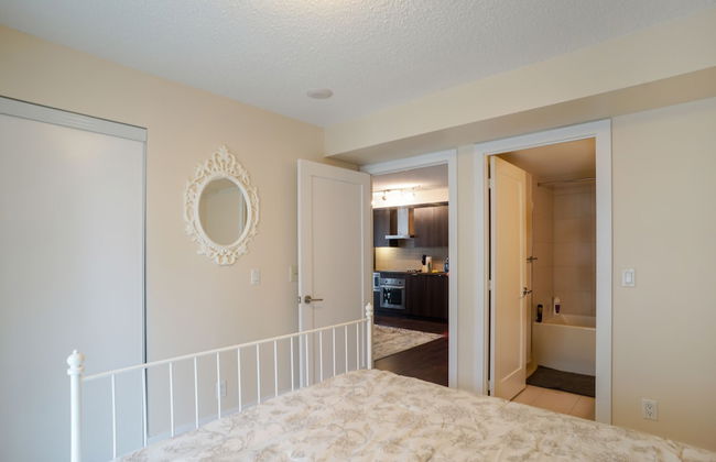 Applewood Suites - Luxury 3 BDRM - Photo 7