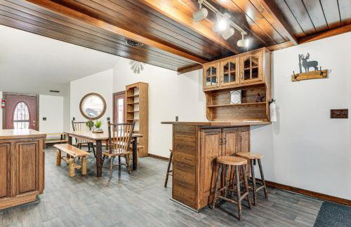 Woodburn Group Getaway Endless On-Site Fun! - Foto 8