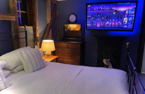 Spacious Cabin with Private Hot Tub, and Private Pool, in 5 Acres - intimate Special stay For 2 Adults - plus 1 child under 2 and up to 2 dogs stay for free - Foto 19